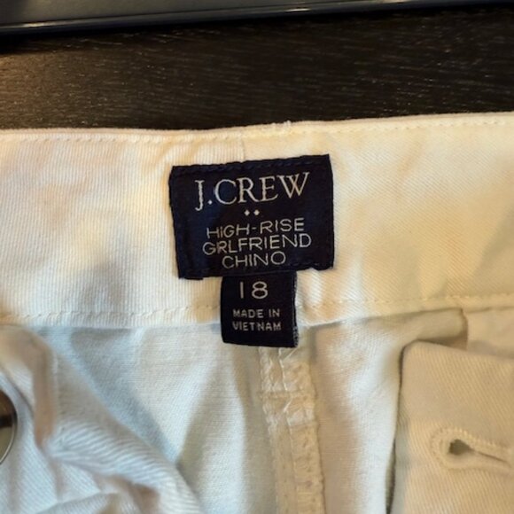 Hi-rise girlfriend chino pant - Picture 3 of 3